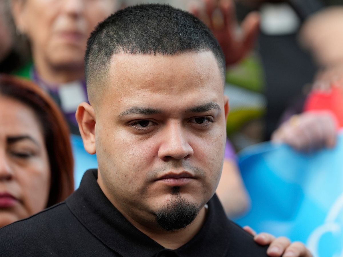 Man at centre of US immigration battle loses bid for asylum