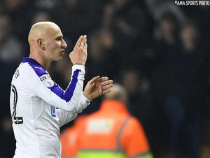 Supporting image for story: Wolves fans should be investigated over Jonjo Shelvey treatment says Newcastle boss Rafa Benitez