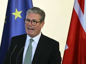 Supporting image for story: Starmer continues UK-EU ‘reset’ effort with Macron talks in Paris