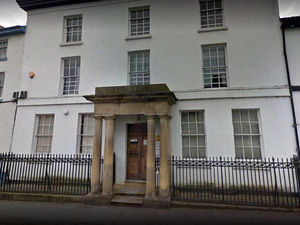 Supporting image for story: Man threatened to cut off social worker's head and put it on a stick