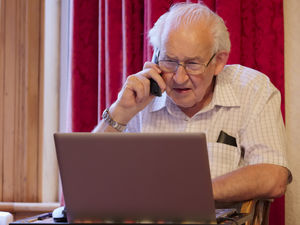 Supporting image for story: Scammers fleecing Shropshire people by pretending to be police and asking them to withdraw cash