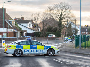 Supporting image for story: Bloxwich stabbing: Teen seriously injured in knife attack as cars ram each other