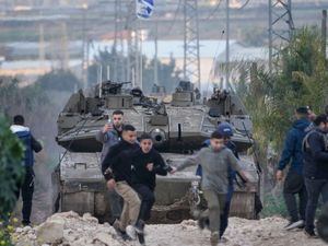 Supporting image for story: Israel sends tanks into West Bank for first time in decades