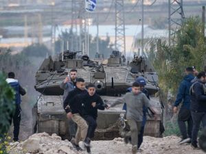 Supporting image for story: Israel sends tanks into West Bank for first time in decades