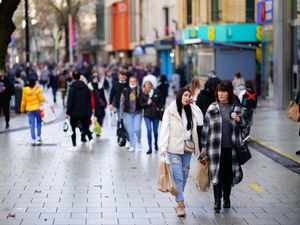 Supporting image for story: Economy surged ahead of Omicron outbreak