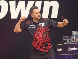 Supporting image for story: Jonny Clayton shines as James Wade falls