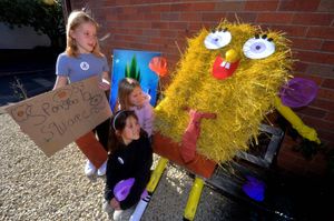 A scarecrow inspired by Spongebob Squarepants