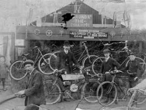 Supporting image for story: This week's pictures from the past