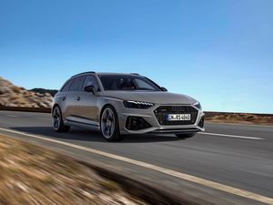 Supporting image for story: Audi upgrades RS 4 and RS 5 with new Competition packs