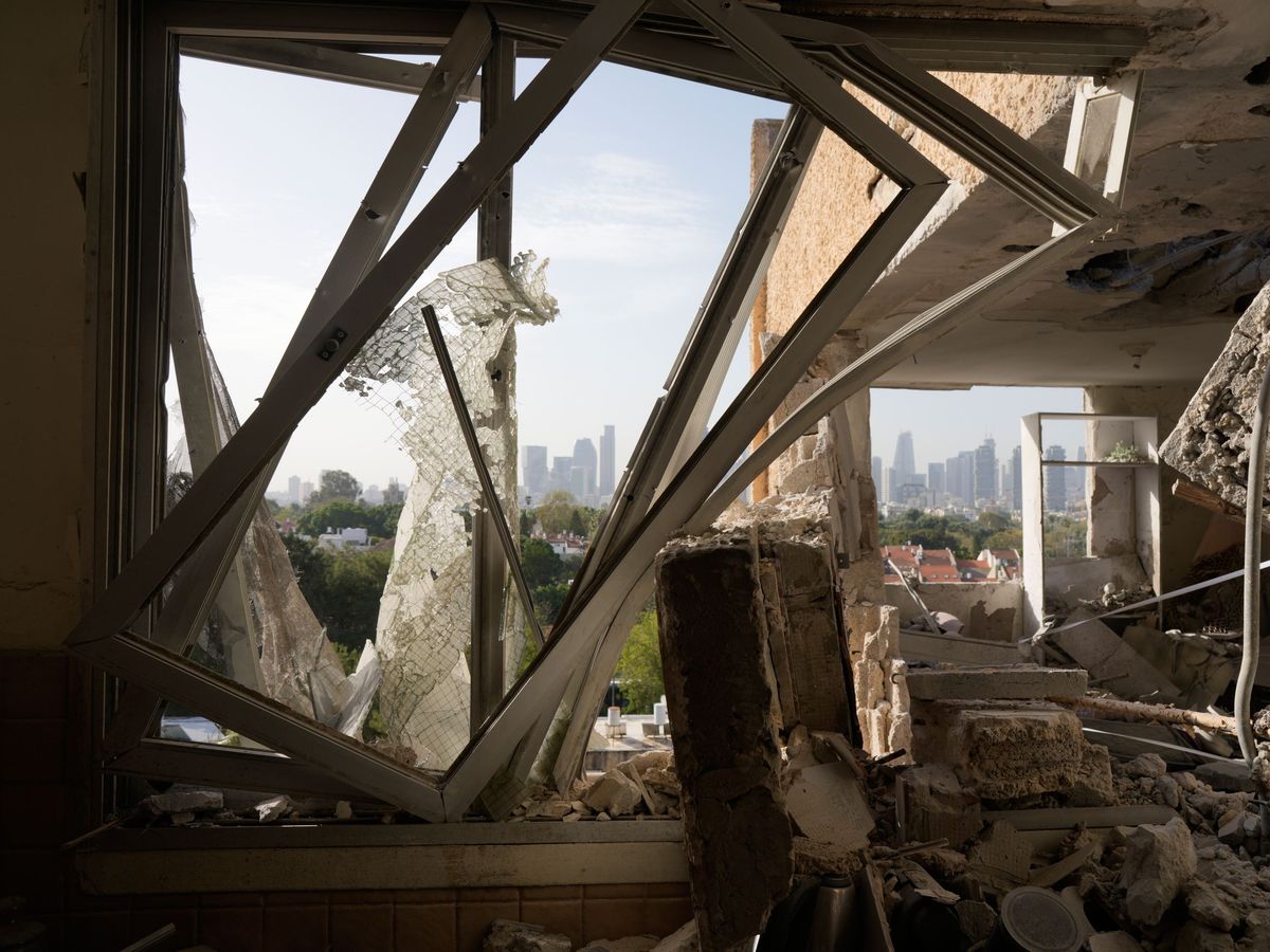 Iran remains defiant as it hits oil facilities around the Gulf