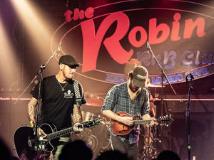 Supporting image for story: Ferocious Dog, Robin 2, Bilston - pictures