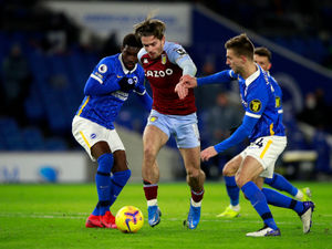 Supporting image for story: Aston Villa battling to keep Jack Grealish 