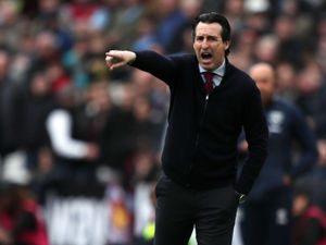 Supporting image for story: Unai Emery calls on Aston Villa players to 'take more risks'