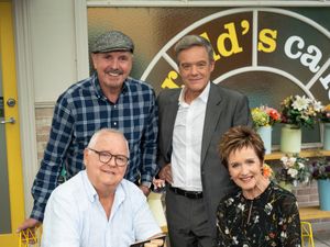Supporting image for story: Channel 5 reveals Neighbours stars returning for the soap’s final episode