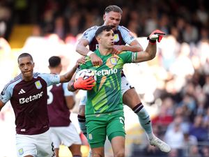 Supporting image for story: Unai Emery salutes ‘best in world’ Emiliano Martinez after Villa win at Fulham