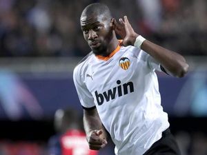 Supporting image for story: Wolves considering summer move for Geoffrey Kondogbia