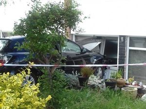 Supporting image for story: Car collides with house in Kidderminster