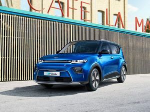 Supporting image for story: All-electric Kia Soul EV showcased ahead of full Geneva debut