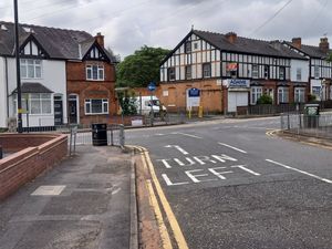 Supporting image for story: Drivers pay police penalty at Sutton 'no right turn' junction  