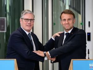 Supporting image for story: Downing Street ‘confident’ UK-France migrant return deal complies with law