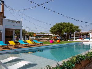 Supporting image for story: Love Island: Behind the scenes of the famous villa ahead of series 10