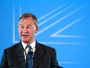 Supporting image for story: MP Rupert Lowe admits mistaking charity rowing crew for ‘illegal migrants’