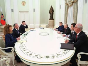 Supporting image for story: Putin meets US delegation after accusing Europeans of sabotaging peace efforts
