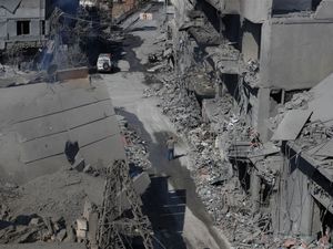 Supporting image for story: Israeli air strike kills at least 20 at school in central Gaza – hospitals