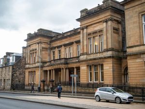 Supporting image for story: Police officer tells trial of ‘terror’ at being chased by a man with chainsaw