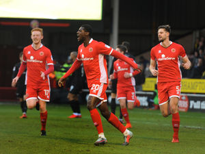 Supporting image for story: Walsall 2 Oxford 1 - Report and pictures
