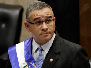 Supporting image for story: Former El Salvador president Mauricio Funes dies aged 65