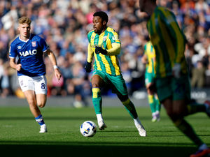 Supporting image for story: 'Only two strikers who are really fit' - Ryan Mason's view on West Brom frontline after Maja call