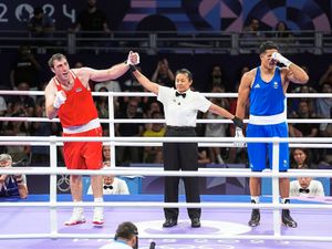 Supporting image for story: Amir Khan sends message to Delicious Orie after Olympic loss