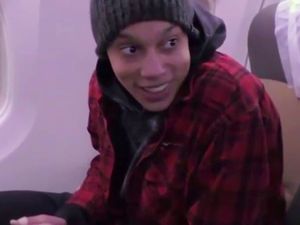 Supporting image for story: Brittney Griner returns home to US after Russian prisoner swap