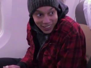 Supporting image for story: Brittney Griner returns home to US after Russian prisoner swap