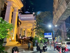 Supporting image for story: Six people found dead in luxury Bangkok hotel