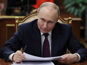 Supporting image for story: Russia relishes Trump-Zelensky spat and accuses Ukraine of warmongering