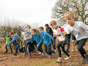Supporting image for story: Hundreds turn out for rRyton Race and Ramble