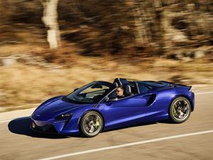 Supporting image for story: McLaren’s Artura Spider brings drop-top thrills and performance upgrades