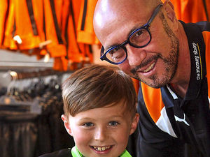 Supporting image for story: Wolf pack rushes to meet Walter Zenga