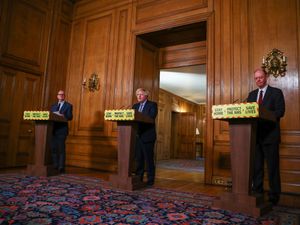 Supporting image for story: PM, Whitty and Vallance reflect on what could have been done differently