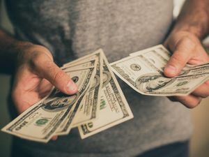 Supporting image for story: Teacher left in awe as a stranger on a flight donates hundreds to her students