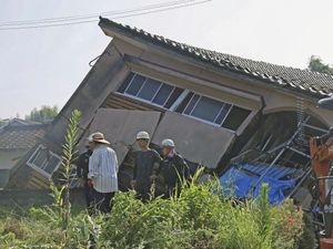 Supporting image for story: Japanese PM cancels trip as scientists urge preparations amid ‘megaquake’ fear