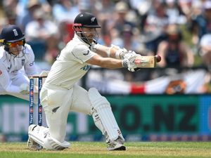 Supporting image for story: Kane Williamson returns to frustrate England