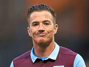 Supporting image for story: Aston Villa striker Ross McCormack not ruling out extended Melbourne stay