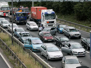 Supporting image for story: Delays as three car collision causes M6 lane closure