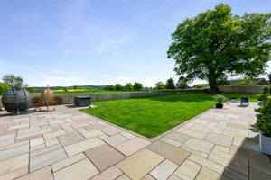 Acorn House enjoys an idyllic, rural location.