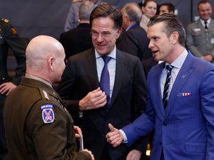 Supporting image for story: Nato allies insist Ukraine and Europe must not be cut out of peace talks