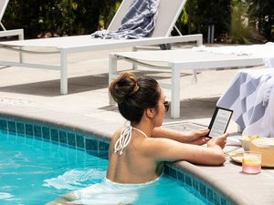 Supporting image for story: Amazon announces new Kindle Oasis with adjustable light