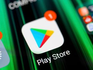 Supporting image for story: US judge orders Google to open its Android app store to competition